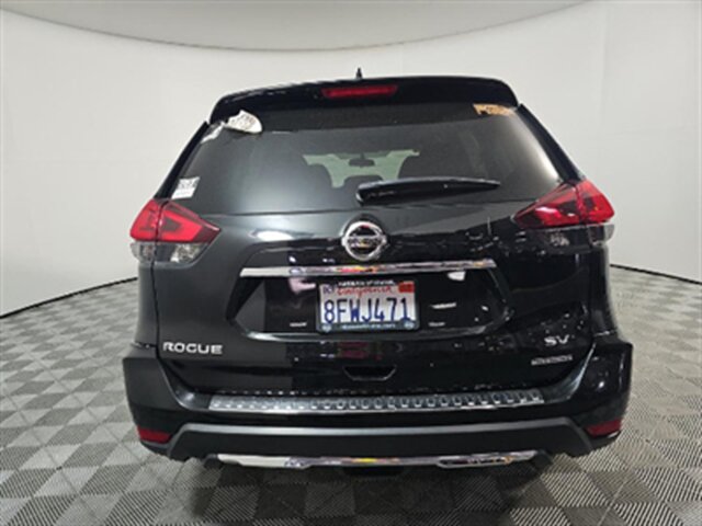 2018 Nissan Rogue Hybrid SV - Photo 6 - Orange, CA 92867
