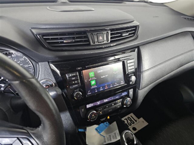 2018 Nissan Rogue Hybrid SV - Photo 12 - Orange, CA 92867
