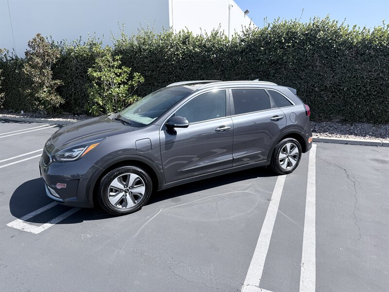 2019 Kia Niro Plug-In Hybrid EX Premium - Photo 5 - Orange, CA 92867