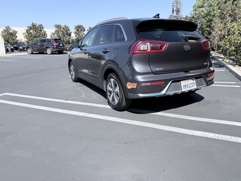 2019 Kia Niro Plug-In Hybrid EX Premium - Photo 9 - Orange, CA 92867