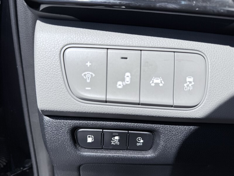2019 Kia Niro Plug-In Hybrid EX Premium - Photo 11 - Orange, CA 92867