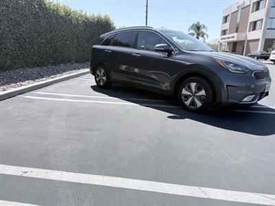 2019 Kia Niro Plug-In Hybrid EX Premium - Photo 6 - Orange, CA 92867