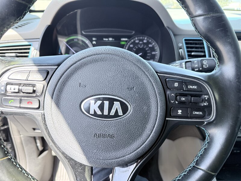 2019 Kia Niro Plug-In Hybrid EX Premium - Photo 12 - Orange, CA 92867