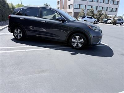 2019 Kia Niro Plug-In Hybrid EX Premium - Photo 7 - Orange, CA 92867