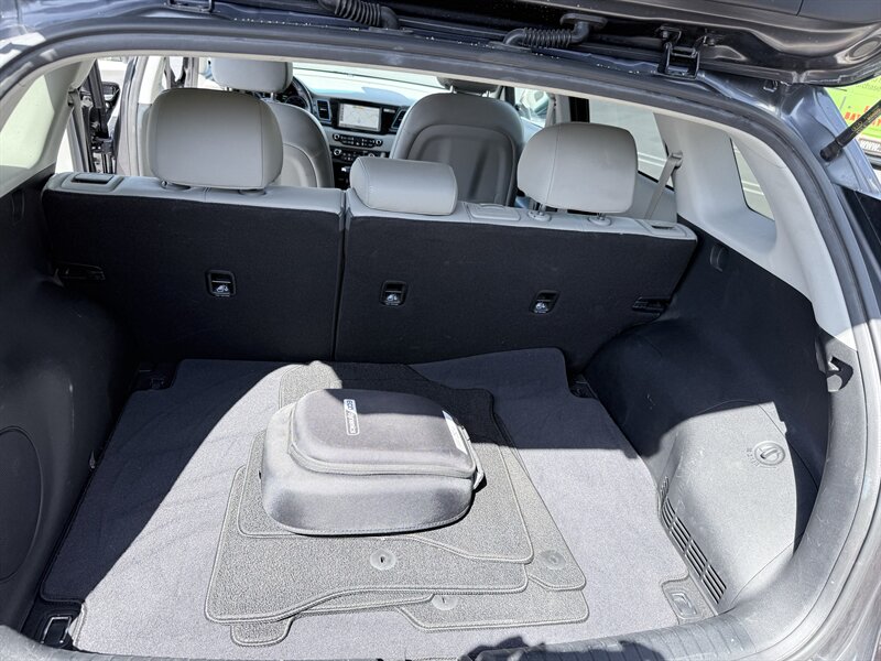 2019 Kia Niro Plug-In Hybrid EX Premium - Photo 22 - Orange, CA 92867