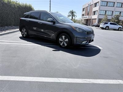 2019 Kia Niro Plug-In Hybrid EX Premium - Photo 5 - Orange, CA 92867