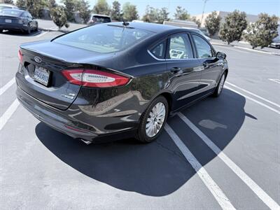 2015 Ford Fusion Hybrid SE - Photo 11 - Orange, CA 92867