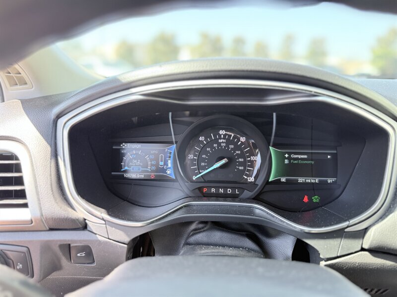 2015 Ford Fusion Hybrid SE - Photo 14 - Orange, CA 92867