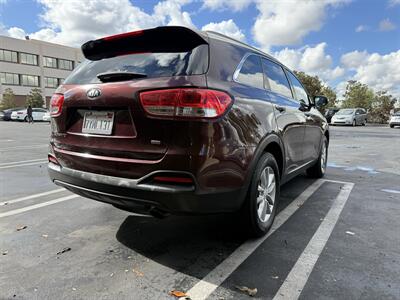 2017 Kia Sorento LX   - Photo 13 - Orange, CA 92867
