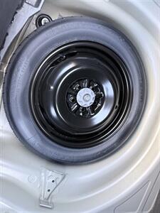 2019 Toyota Corolla SE   - Photo 18 - Orange, CA 92867