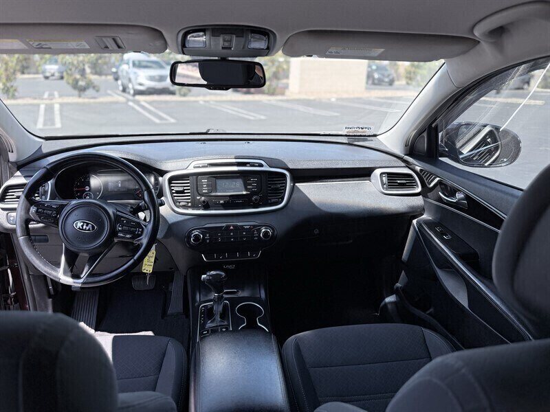 2016 Kia Sorento LX - Photo 14 - Orange, CA 92867