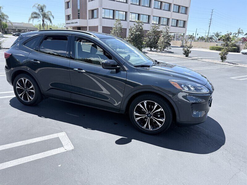 2022 Ford Escape Hybrid SE - Photo 5 - Orange, CA 92867