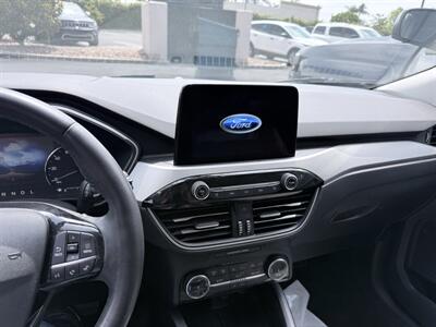 2022 Ford Escape Hybrid SE - Photo 16 - Orange, CA 92867