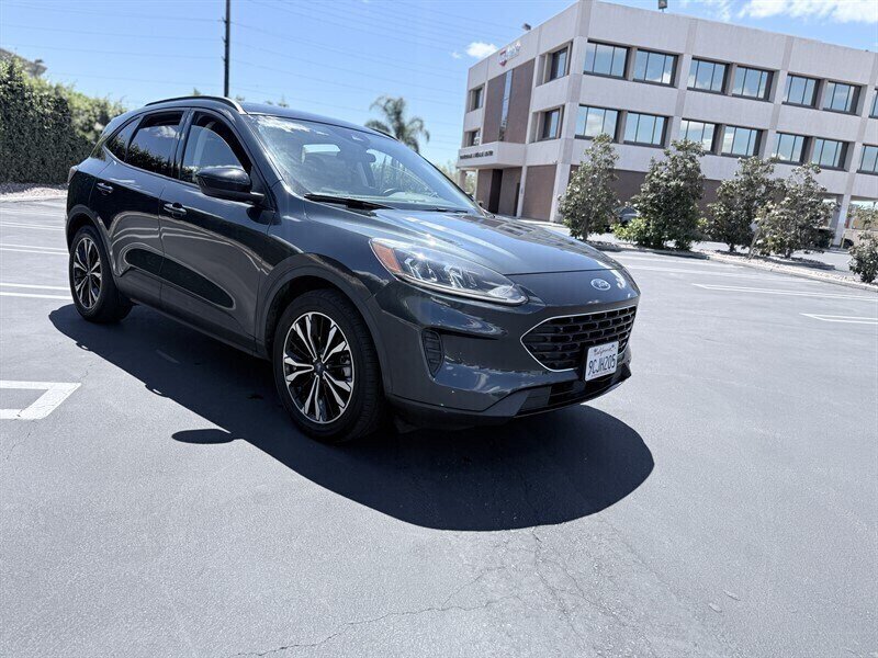 2022 Ford Escape Hybrid SE - Photo 2 - Orange, CA 92867
