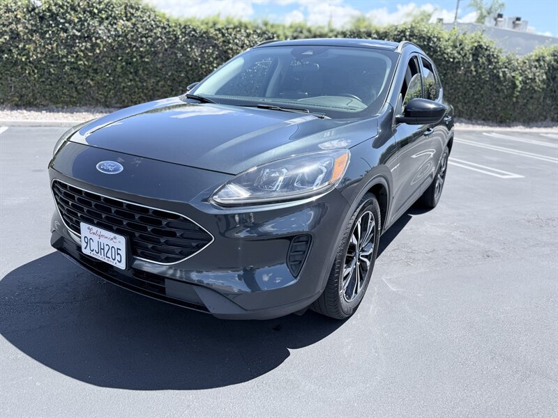 2022 Ford Escape Hybrid SE   - Photo 1 - Orange, CA 92867