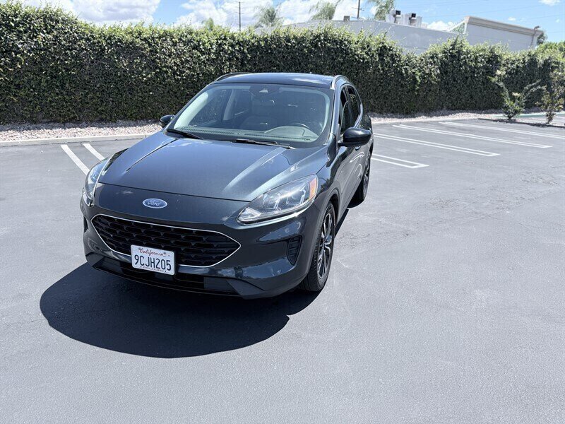 2022 Ford Escape Hybrid SE - Photo 4 - Orange, CA 92867