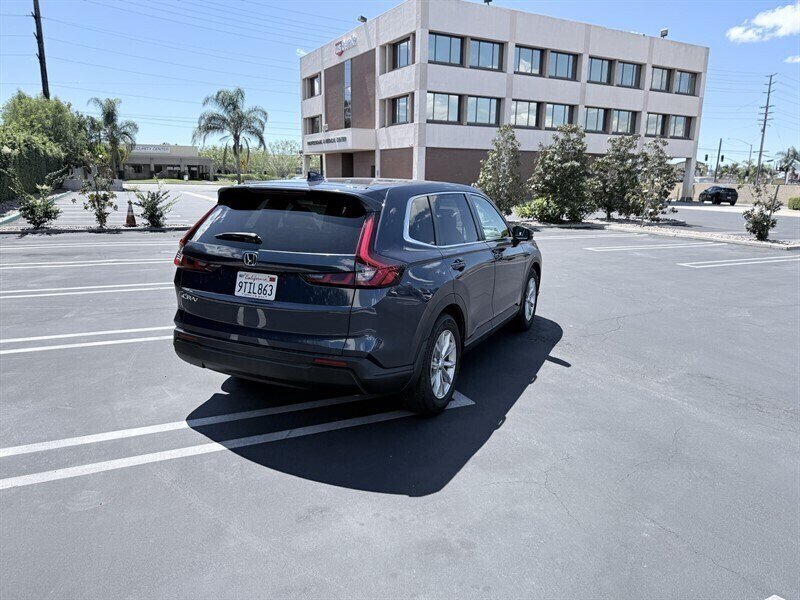 2023 Honda CR-V EX - Photo 9 - Orange, CA 92867