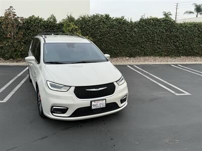 2021 Chrysler Pacifica Hybrid Touring L   - Photo 3 - Orange, CA 92867