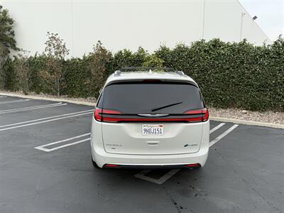 2021 Chrysler Pacifica Hybrid Touring L   - Photo 8 - Orange, CA 92867