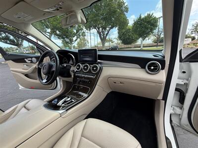 2018 Mercedes-Benz GLC 300 GLC 300 4MATIC   - Photo 18 - Orange, CA 92867