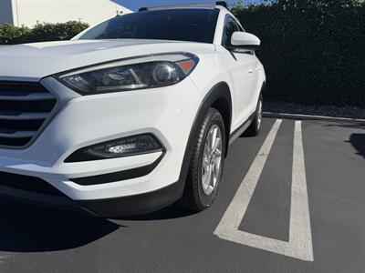 2017 Hyundai TUCSON SE - Photo 4 - Orange, CA 92867