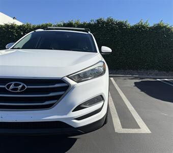 2017 Hyundai TUCSON SE - Photo 2 - Orange, CA 92867