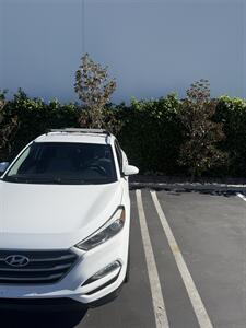 2017 Hyundai TUCSON SE - Photo 7 - Orange, CA 92867