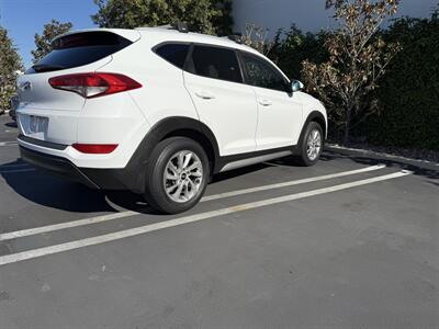 2017 Hyundai TUCSON SE - Photo 10 - Orange, CA 92867