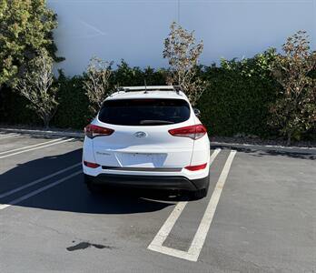 2017 Hyundai TUCSON SE - Photo 14 - Orange, CA 92867