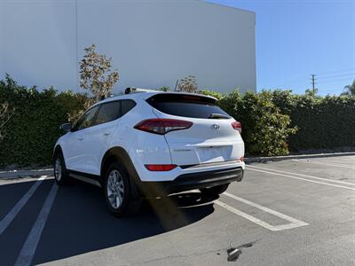 2017 Hyundai TUCSON SE - Photo 13 - Orange, CA 92867