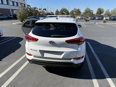 2017 Hyundai TUCSON SE - Photo 20 - Orange, CA 92867