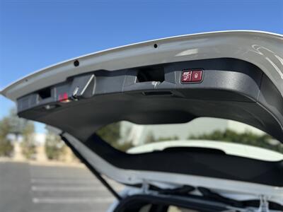 2020 Mercedes-Benz GLB GLB 250   - Photo 23 - Orange, CA 92867