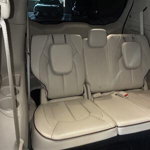 2017 Chrysler Pacifica Limited   - Photo 37 - Orange, CA 92867