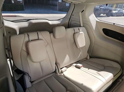 2017 Chrysler Pacifica Limited   - Photo 22 - Orange, CA 92867