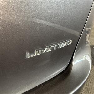 2017 Chrysler Pacifica Limited   - Photo 24 - Orange, CA 92867