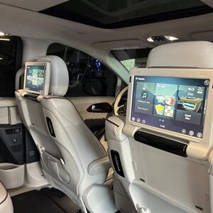 2017 Chrysler Pacifica Limited   - Photo 36 - Orange, CA 92867