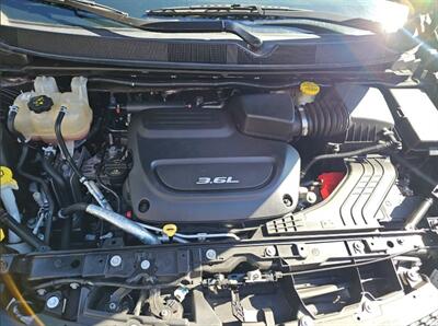 2017 Chrysler Pacifica Limited   - Photo 7 - Orange, CA 92867