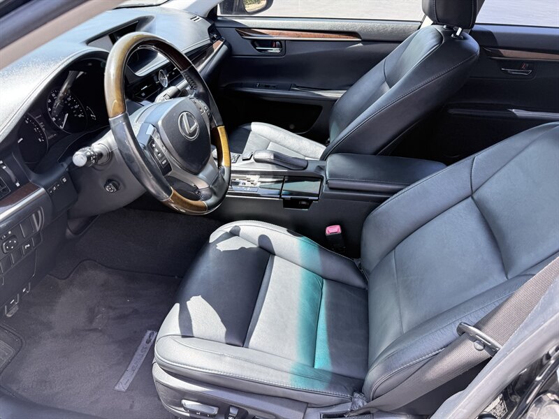 2013 Lexus ES 350 - Photo 18 - Orange, CA 92867