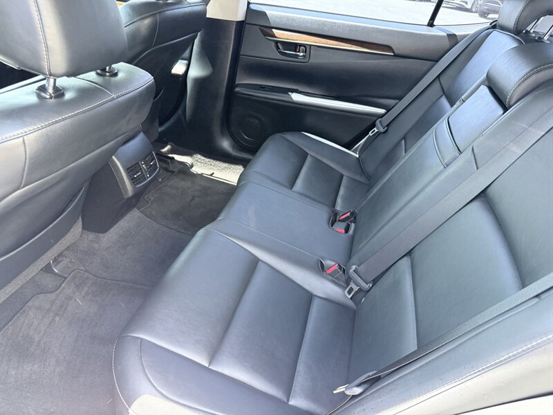 2013 Lexus ES 350 - Photo 17 - Orange, CA 92867