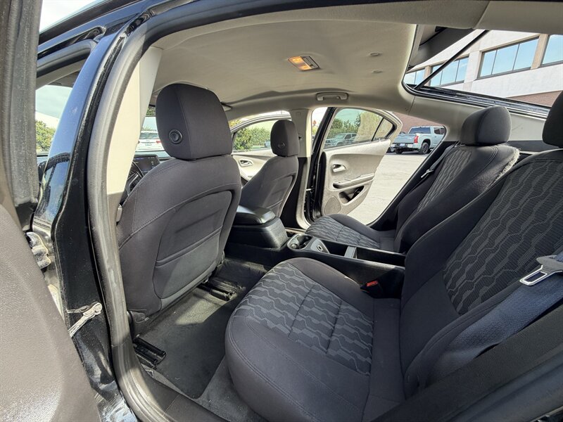 2015 Chevrolet Volt - Photo 18 - Orange, CA 92867
