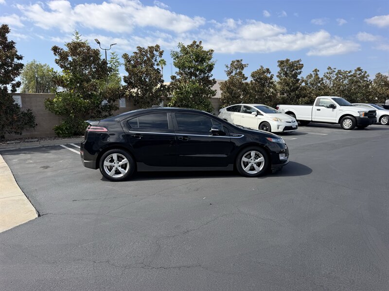 2015 Chevrolet Volt - Photo 4 - Orange, CA 92867
