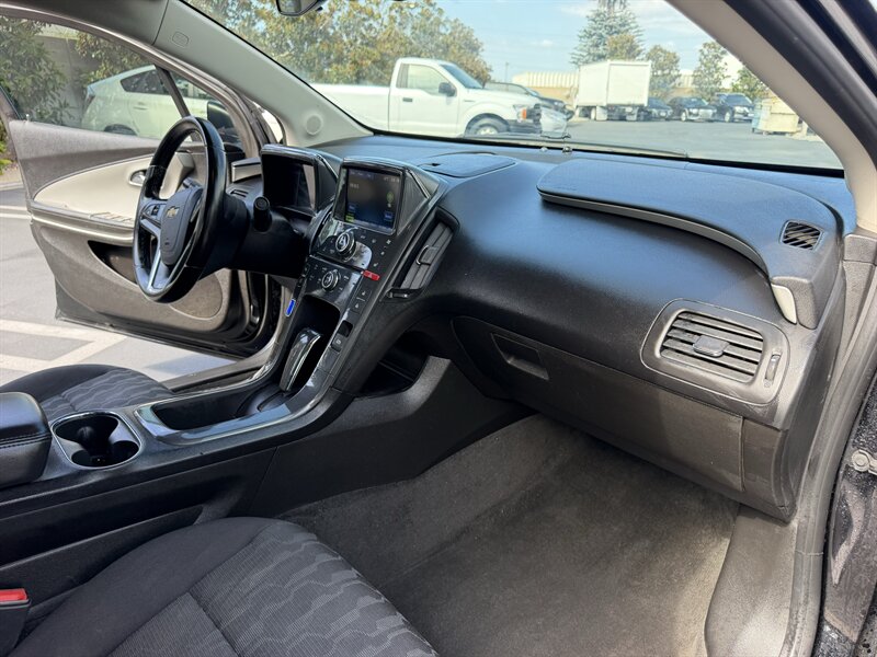 2015 Chevrolet Volt - Photo 12 - Orange, CA 92867
