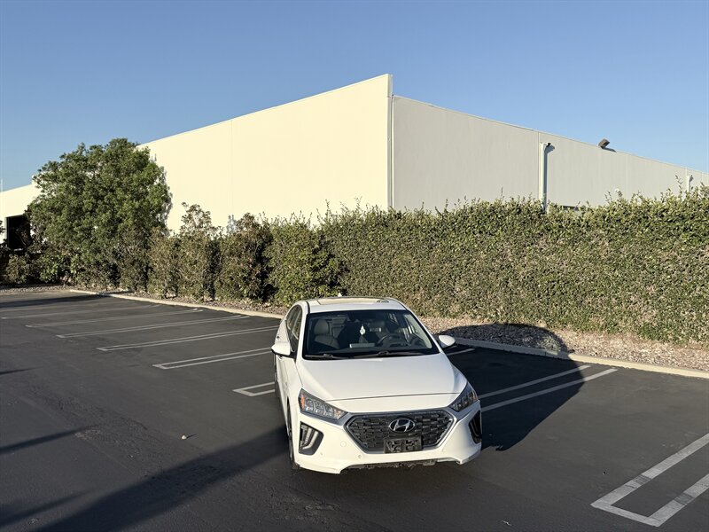 2020 Hyundai IONIQ Hybrid Limited - Photo 7 - Orange, CA 92867