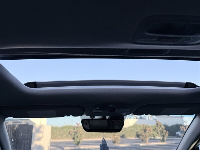 2020 Hyundai IONIQ Hybrid Limited - Photo 17 - Orange, CA 92867