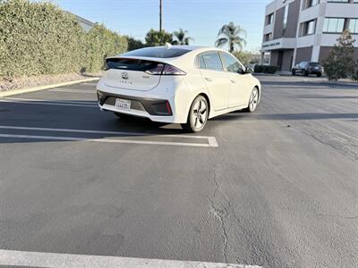 2020 Hyundai IONIQ Hybrid Limited - Photo 9 - Orange, CA 92867