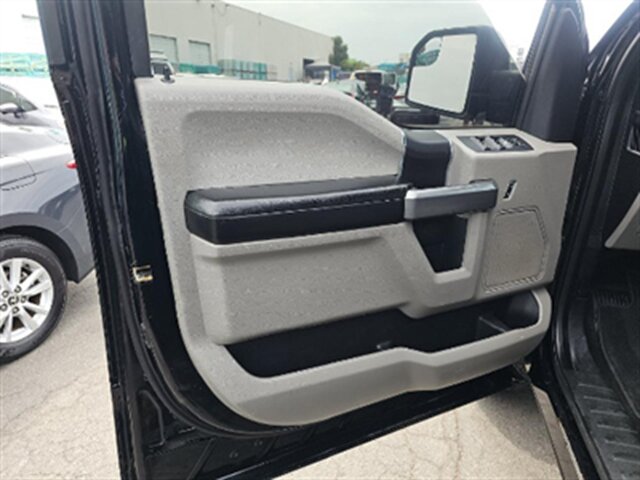 2018 Ford F-150 XLT - Photo 8 - Orange, CA 92867