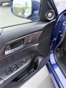 2017 Honda Accord Hybrid Touring   - Photo 10 - Orange, CA 92867