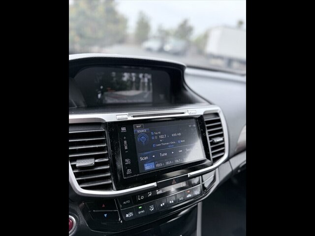 2017 Honda Accord Hybrid Touring - Photo 11 - Orange, CA 92867