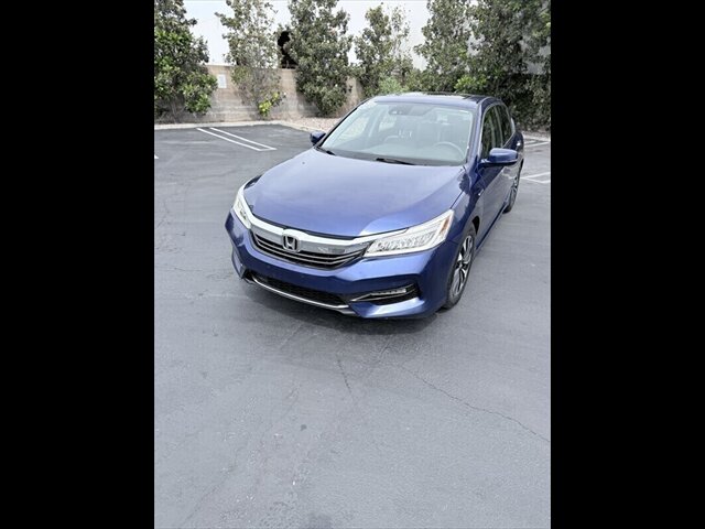 2017 Honda Accord Hybrid Touring - Photo 3 - Orange, CA 92867