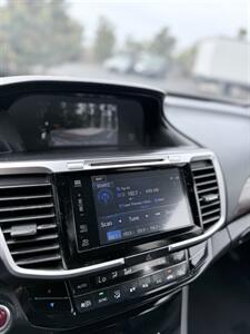 2017 Honda Accord Hybrid Touring   - Photo 11 - Orange, CA 92867